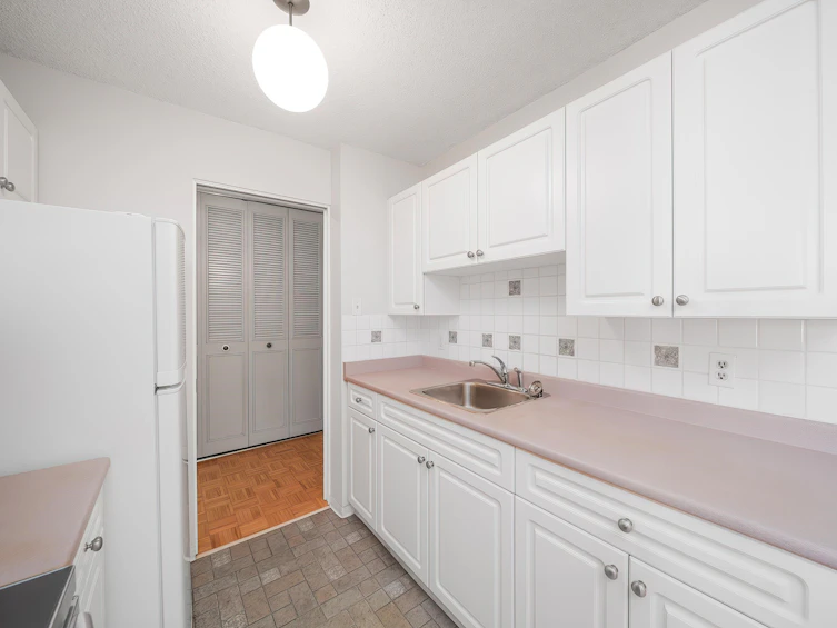1901-5645 Barker Avenue, Burnaby, BC, V5H 3Z5 - 8