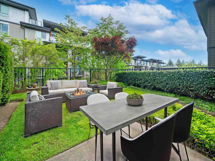 310-7418 Byrnepark Walk, Burnaby, BC, V3N 0B3