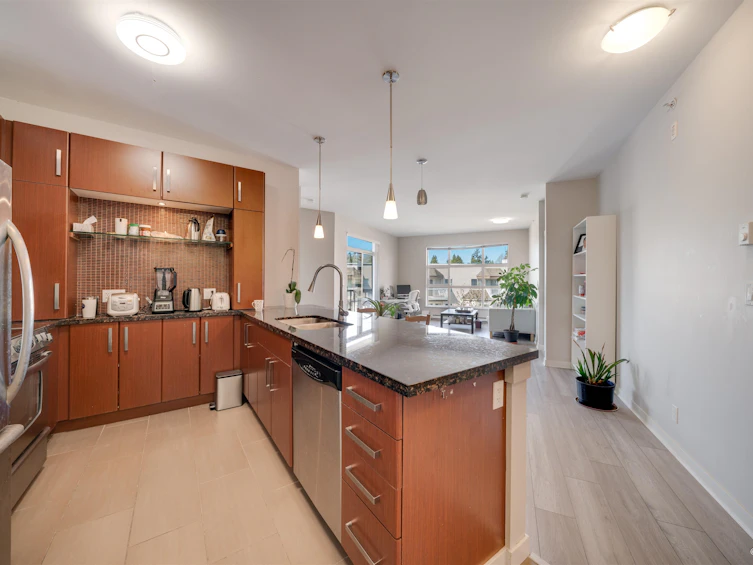 406-15168 19 Avenue, Surrey, BC, V4A 0A5 - 3