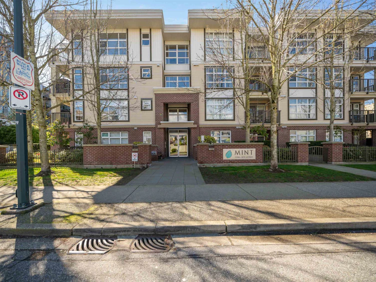 406-15168 19 Avenue, Surrey, BC, V4A 0A5