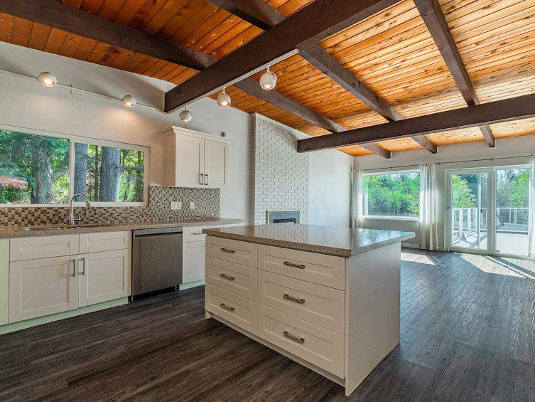 4554 Woodgreen Drive, West Vancouver, BC, V7S 2V2 - 4