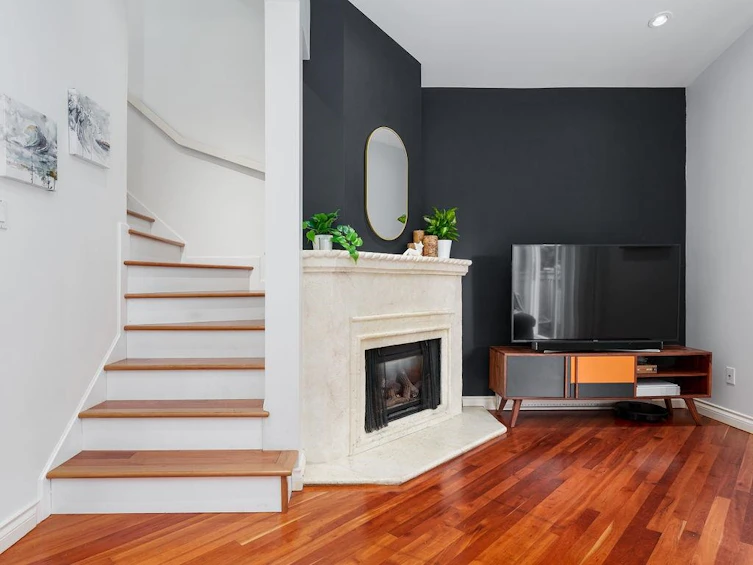 2405 W 5th Avenue, Vancouver, BC, V6K 1S7 - 4