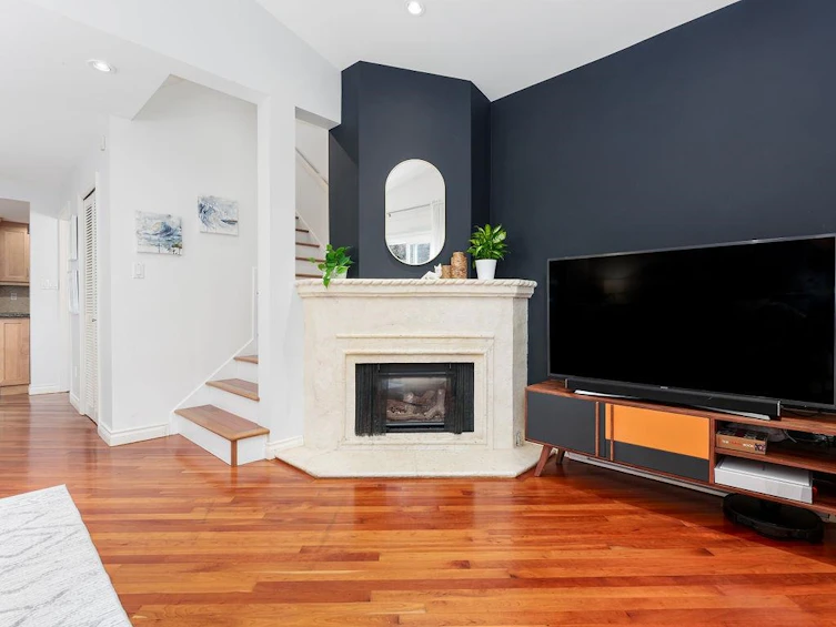 2405 W 5th Avenue, Vancouver, BC, V6K 1S7 - 5
