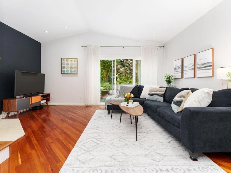 2405 W 5th Avenue, Vancouver, BC, V6K 1S7 - 6