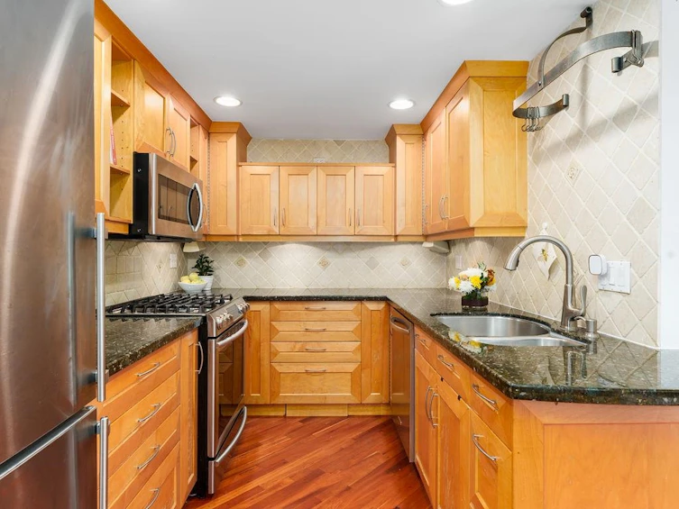 2405 W 5th Avenue, Vancouver, BC, V6K 1S7 - 14