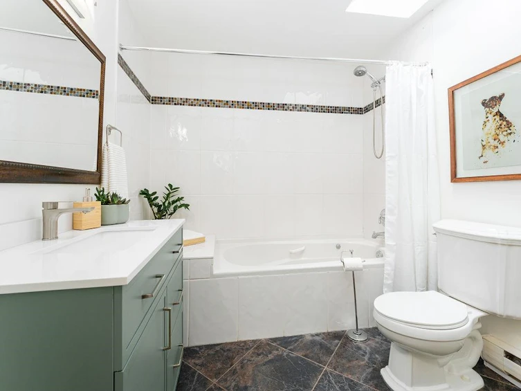 2405 W 5th Avenue, Vancouver, BC, V6K 1S7 - 22
