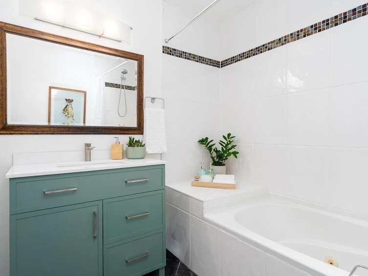 2405 W 5th Avenue, Vancouver, BC, V6K 1S7 - 23