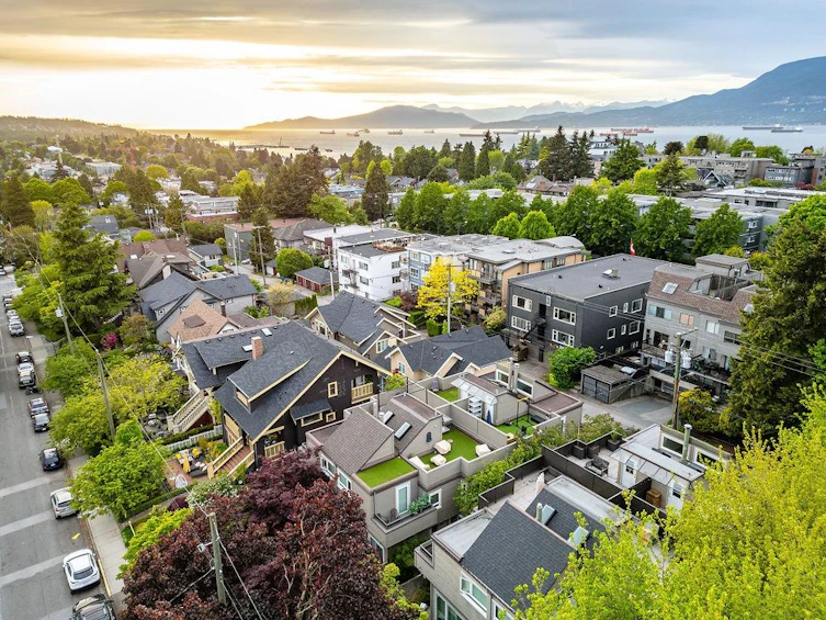 2405 W 5th Avenue, Vancouver, BC, V6K 1S7 - 33