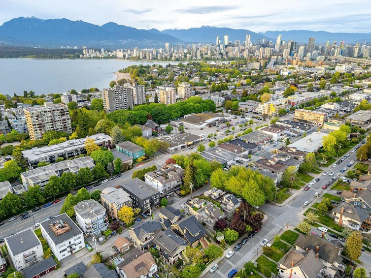 2405 W 5th Avenue, Vancouver, BC, V6K 1S7 - 34
