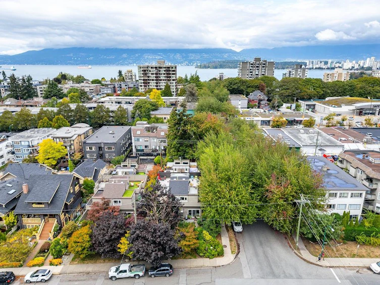 2405 W 5th Avenue, Vancouver, BC, V6K 1S7 - 37