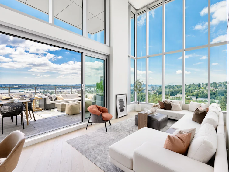 2405-1500 Fern Street, North Vancouver, BC, V7J 1H6 - 2