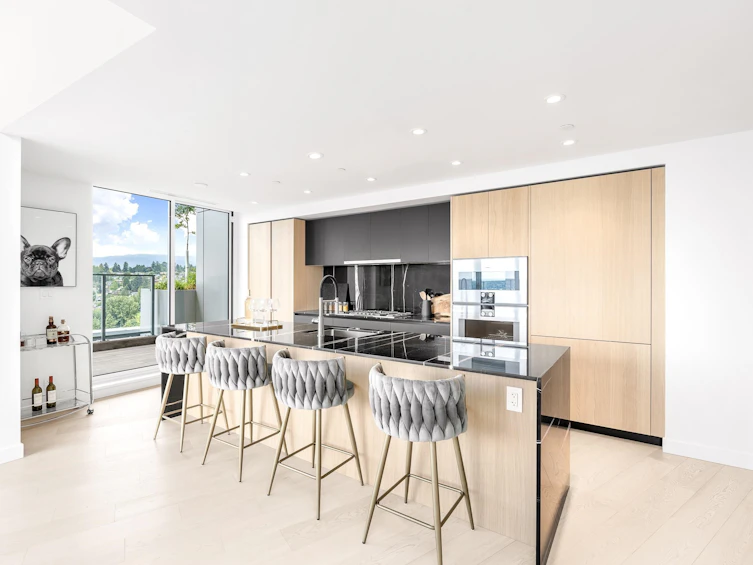 2405-1500 Fern Street, North Vancouver, BC, V7J 1H6 - 9
