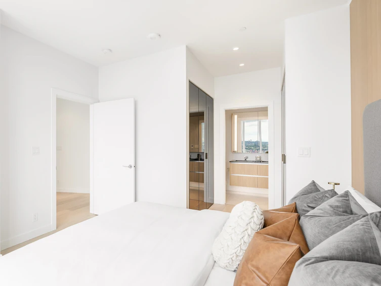 2405-1500 Fern Street, North Vancouver, BC, V7J 1H6 - 26