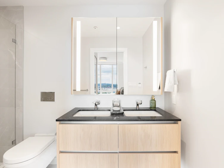 2405-1500 Fern Street, North Vancouver, BC, V7J 1H6 - 29