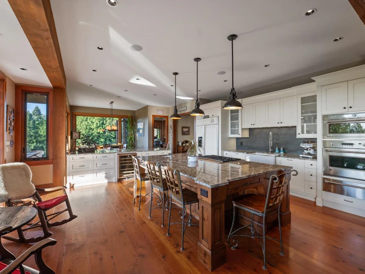 12503 28 Avenue, Surrey, BC, V4A 2N8 - 12