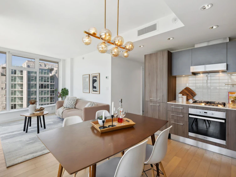 1610-2220 Kingsway, Vancouver, BC, V5N 2T7 - 2