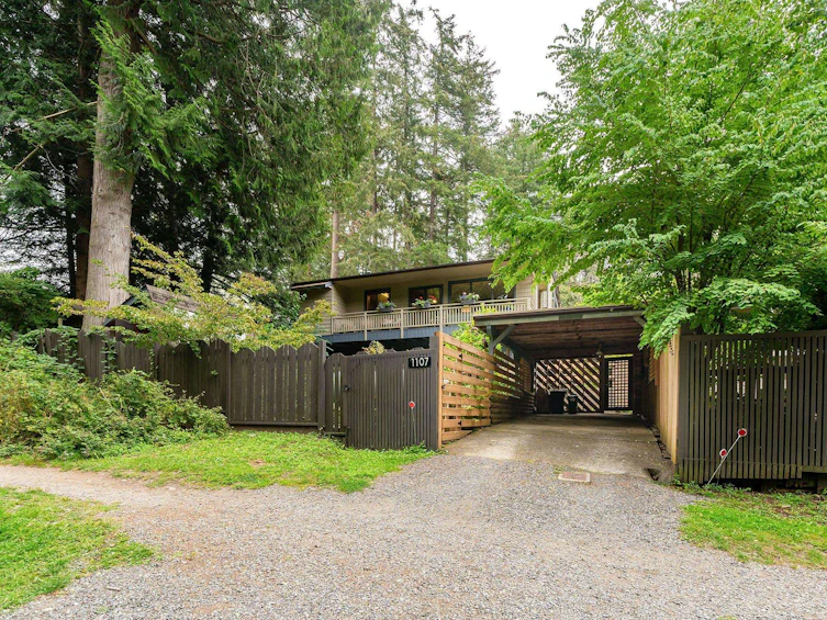 1107 Miller Road, Bowen Island, BC, V0N 1G1 - 2