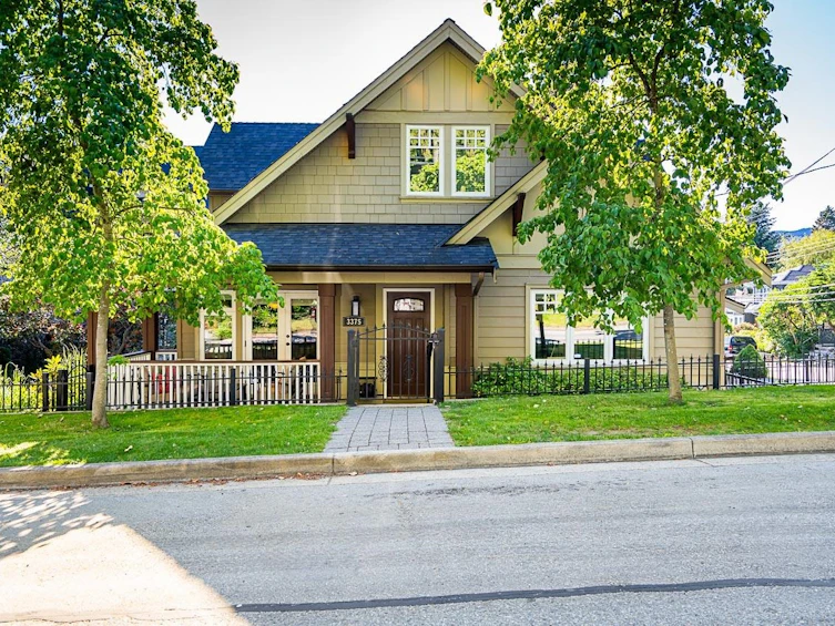 3375 Chesterfield Avenue, North Vancouver, BC, V7N 3N2