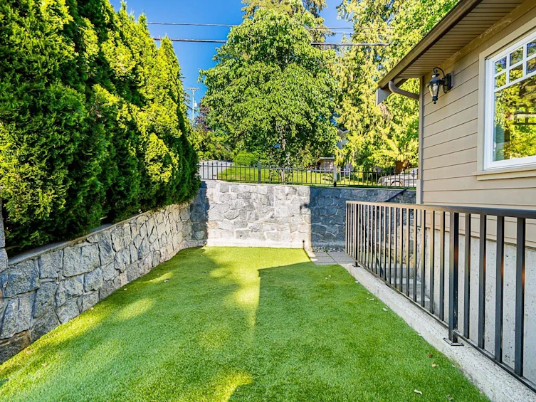 3375 Chesterfield Avenue, North Vancouver, BC, V7N 3N2 - 35