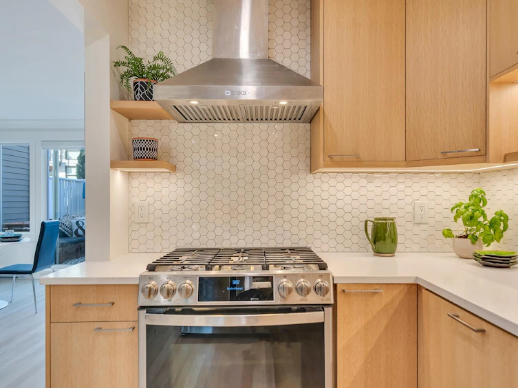 14842 Beachview Avenue, Surrey, BC, V4B 1N7 - 3