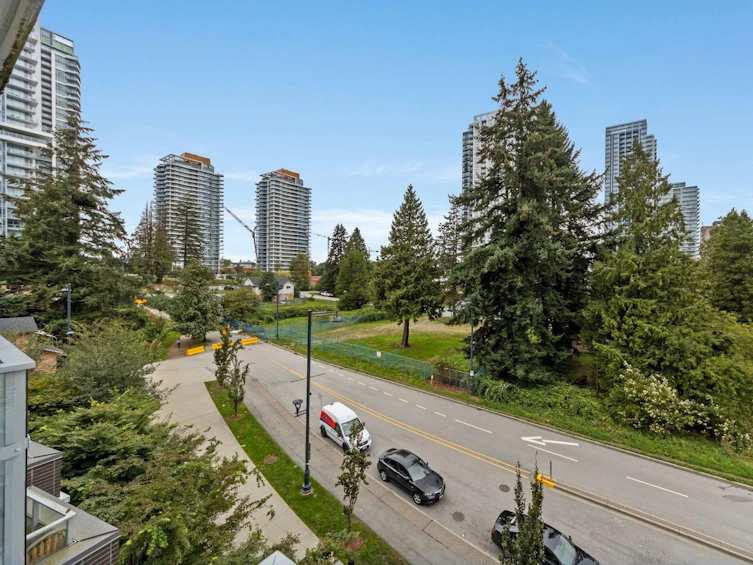 414-13438 Central, Surrey, BC, V3T 0N2 - 11