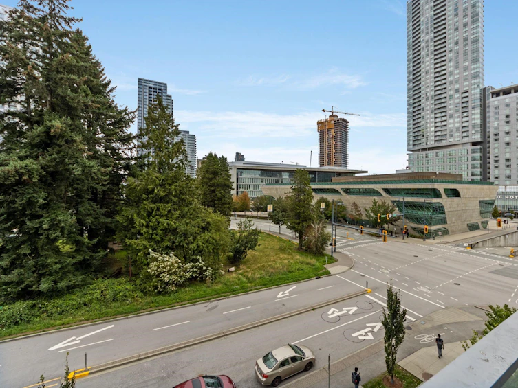 414-13438 Central, Surrey, BC, V3T 0N2 - 12