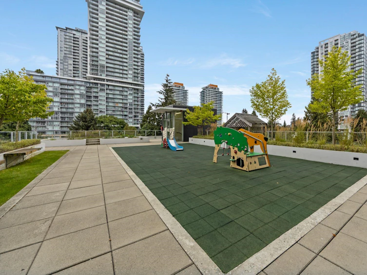 414-13438 Central, Surrey, BC, V3T 0N2 - 15