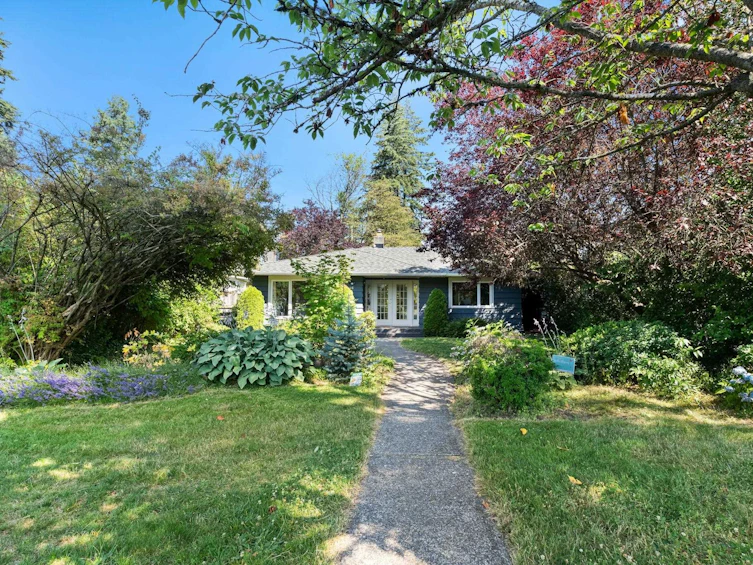 1146 Cortell Street, North Vancouver, BC, V7P 2A4 - 3