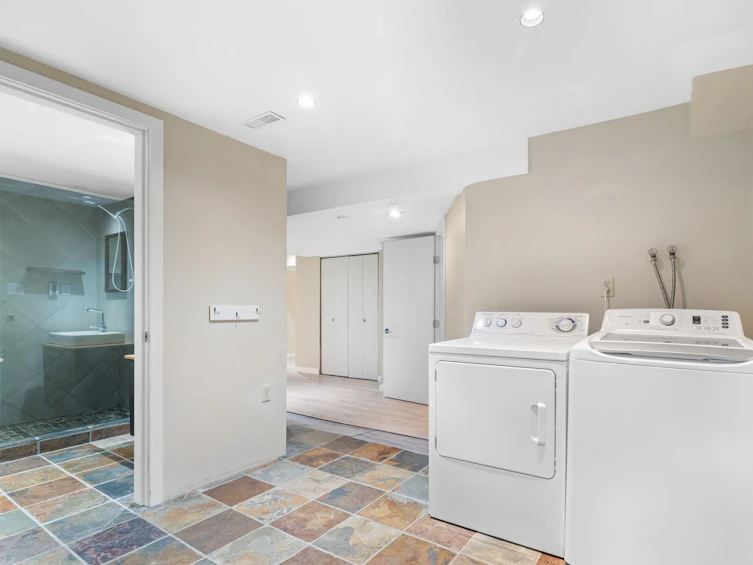 1146 Cortell Street, North Vancouver, BC, V7P 2A4 - 24
