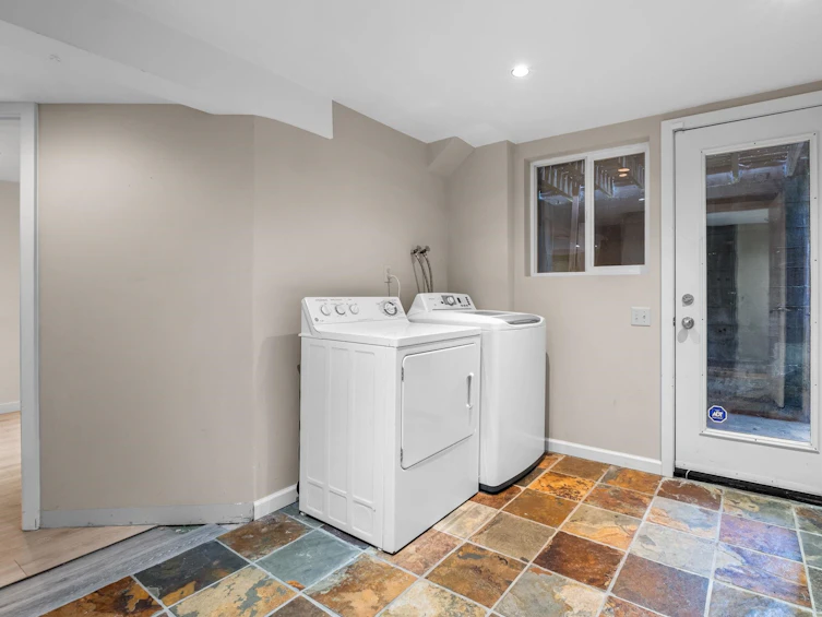 1146 Cortell Street, North Vancouver, BC, V7P 2A4 - 28