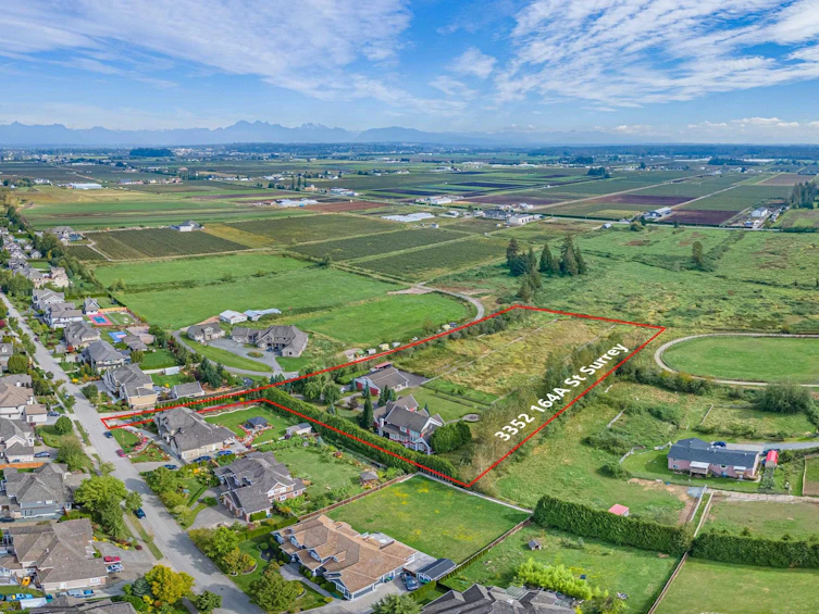 3352 164a Street, Surrey, BC, V3Z 0G5 - 3