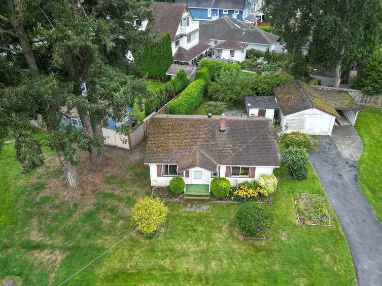 5061 Linden Drive, Delta, BC, V4K 3A4 - 2