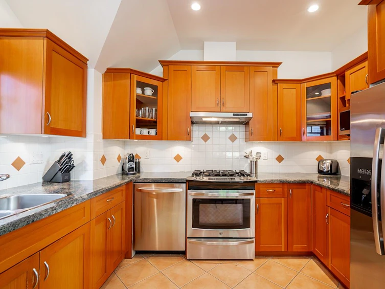 2357 Vine Street, Vancouver, BC, V6K 3K6 - 13