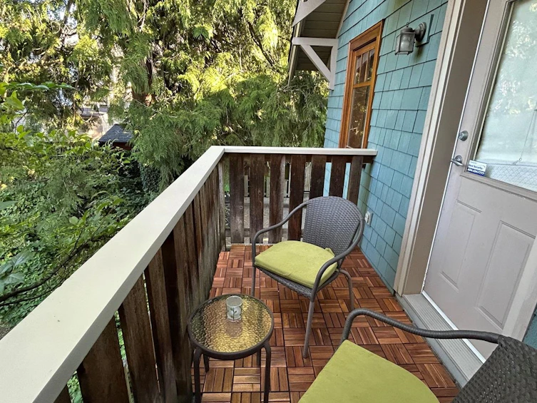 2357 Vine Street, Vancouver, BC, V6K 3K6 - 21