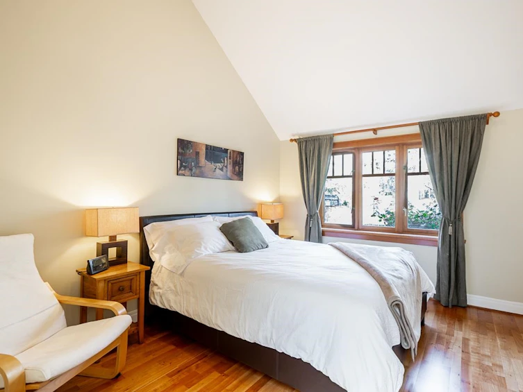 2357 Vine Street, Vancouver, BC, V6K 3K6 - 23