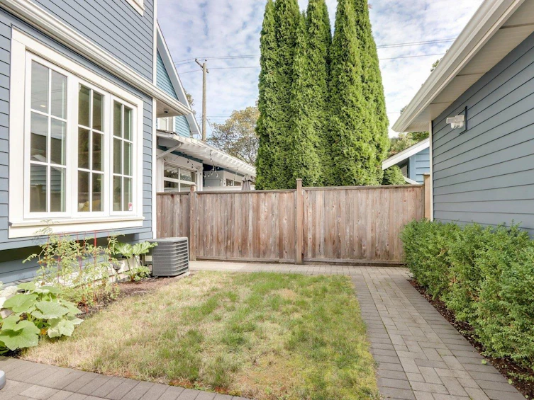 980 East 13th Avenue, Vancouver, BC, V5T 2L7 - 29