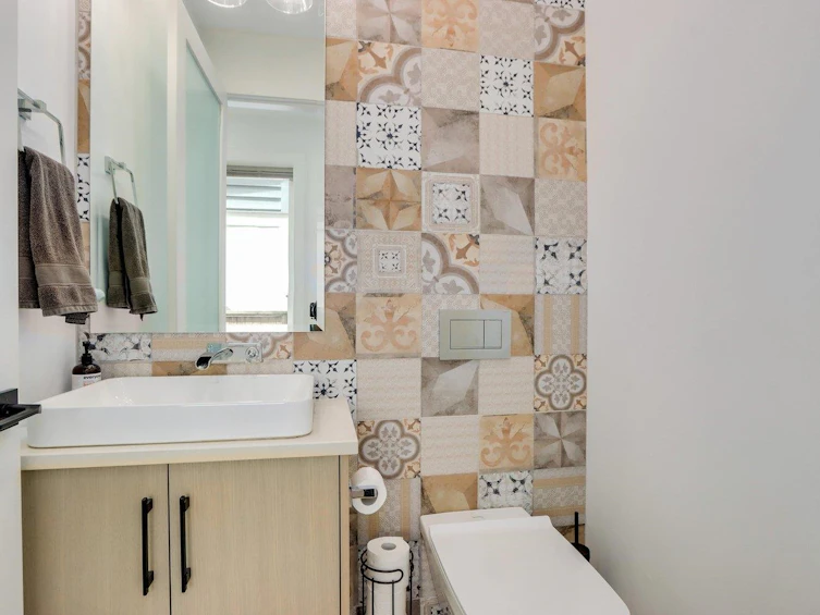 980 East 13th Avenue, Vancouver, BC, V5T 2L7 - 11