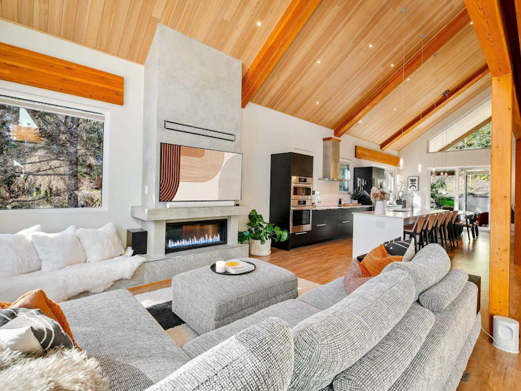 9206 Emerald Drive, Whistler, BC, V8E 0G5 - 5