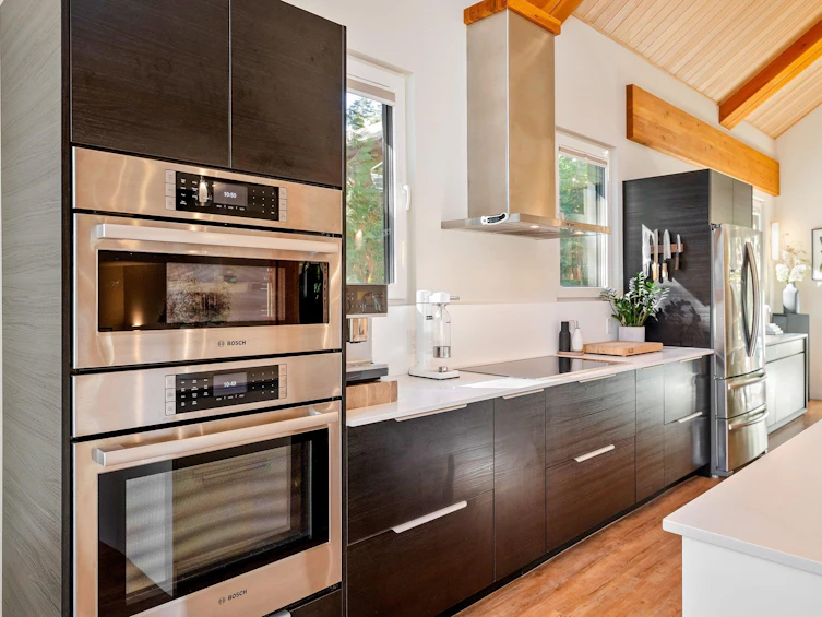 9206 Emerald Drive, Whistler, BC, V8E 0G5 - 9
