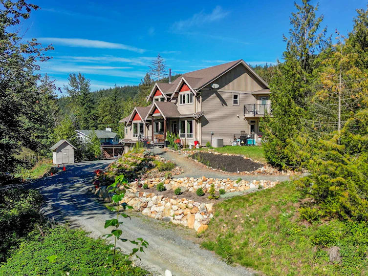 2215 Lougheed Highway, Agassiz, BC, V0M 1A1