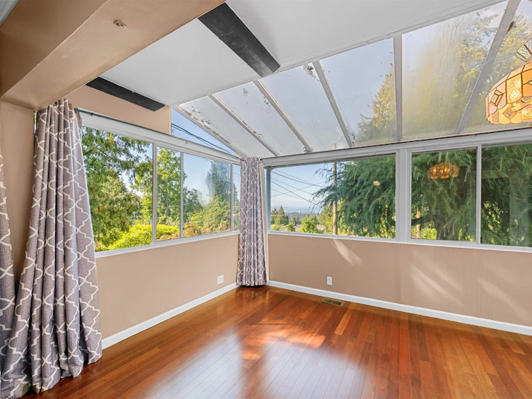 3570 Lonsdale Avenue, North Vancouver, BC, V7N 3K4 - 2