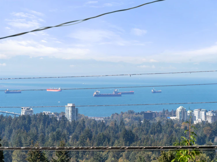 3570 Lonsdale Avenue, North Vancouver, BC, V7N 3K4 - 3