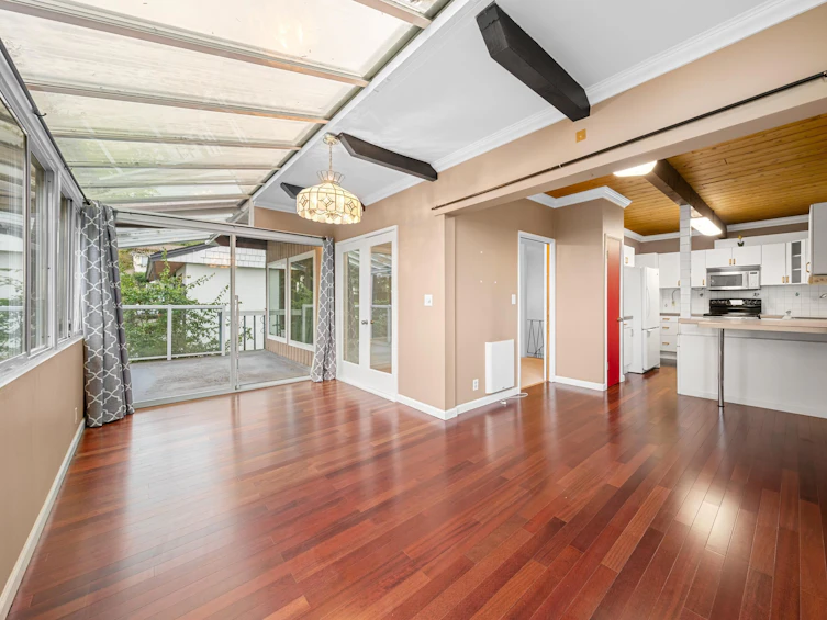 3570 Lonsdale Avenue, North Vancouver, BC, V7N 3K4 - 4