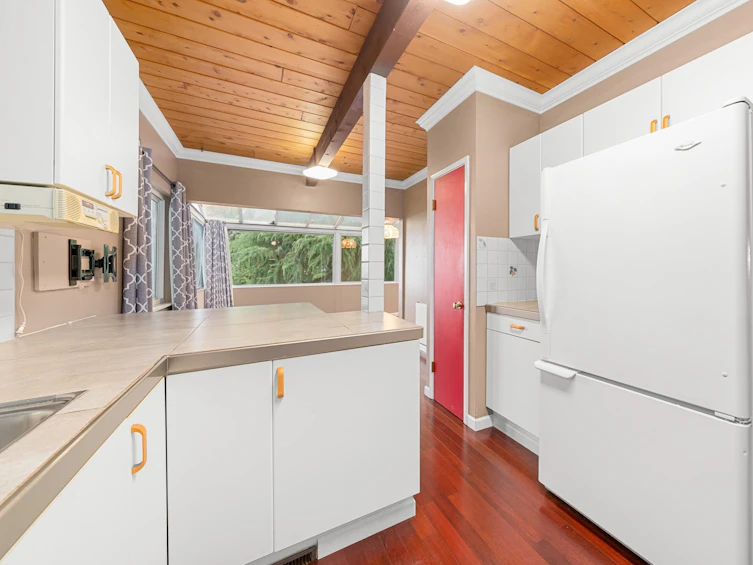 3570 Lonsdale Avenue, North Vancouver, BC, V7N 3K4 - 9