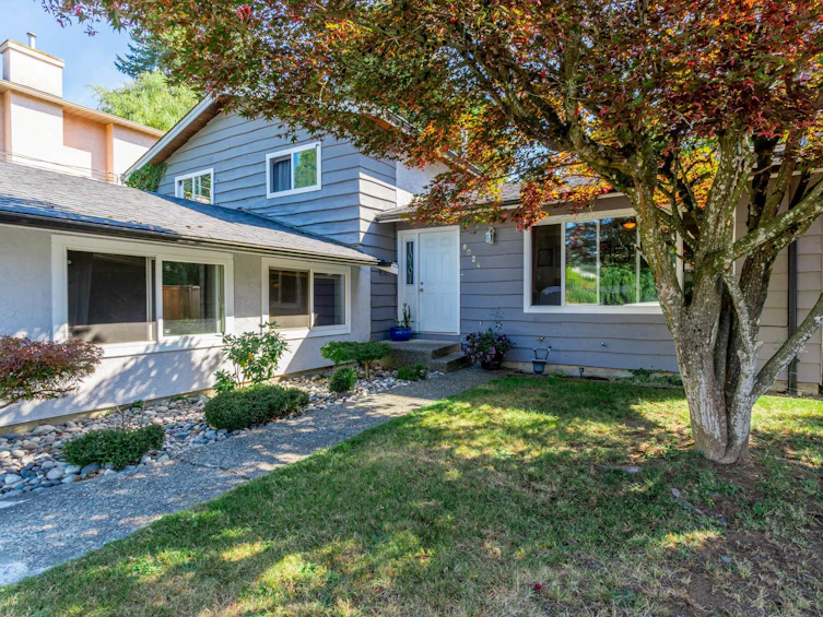 8024 Cedar Street, Mission, BC, V2V 3N1 - 2