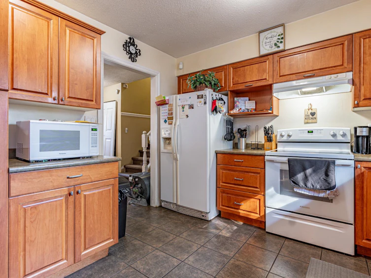 8024 Cedar Street, Mission, BC, V2V 3N1 - 11