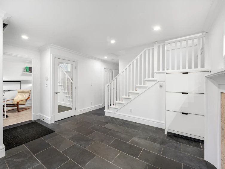 188 N Howard Avenue, Burnaby, BC, V5B 1J5 - 4
