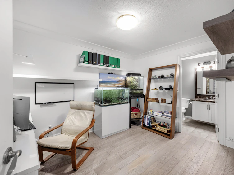 188 N Howard Avenue, Burnaby, BC, V5B 1J5 - 5