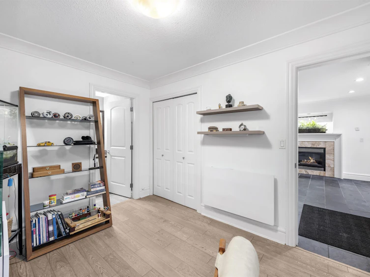 188 N Howard Avenue, Burnaby, BC, V5B 1J5 - 6