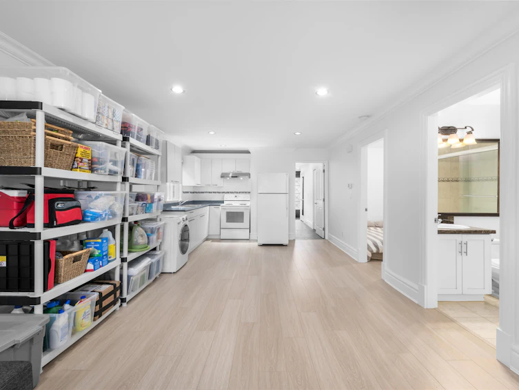 188 N Howard Avenue, Burnaby, BC, V5B 1J5 - 8